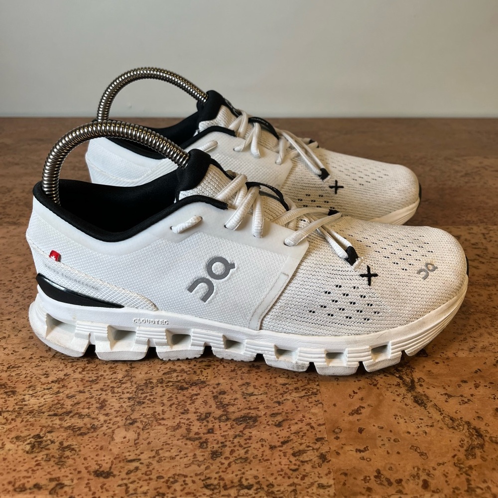 On Cloud X 4 Women’s Trainers-Ivory/Black Running Shoes Size 8.5